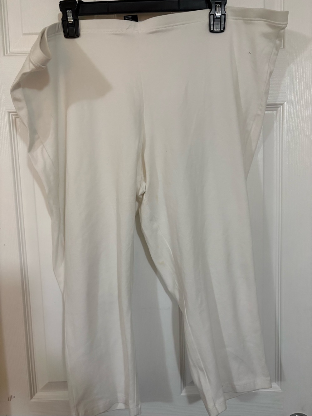 Hue woman’s capri leggings white 3x cotton/spandex material lightweight